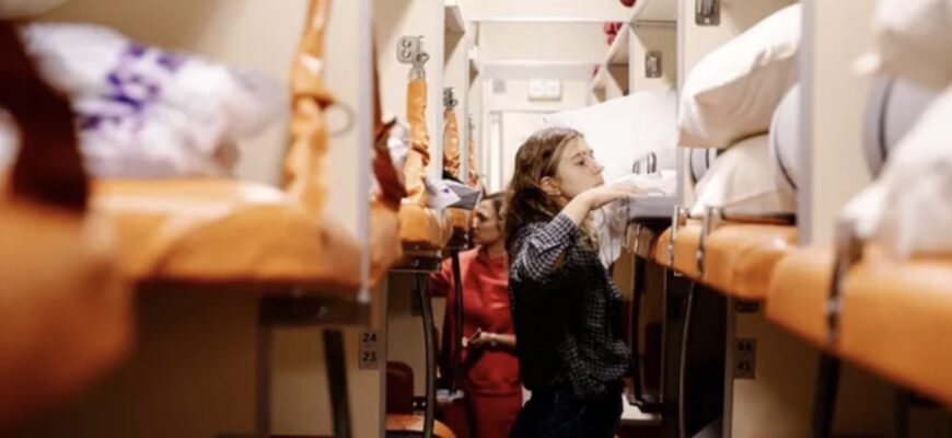 Українцям змінили правила поїздок у потягах: що обурuло пасажирів Українцям змінили правила поїздок у потягах: що обурuло пасажирів