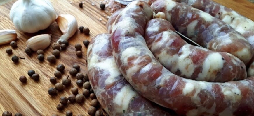 ТОП-1 страва на Великдень 2026: домашню ковбасу завжди ставлю в центр святкового столу