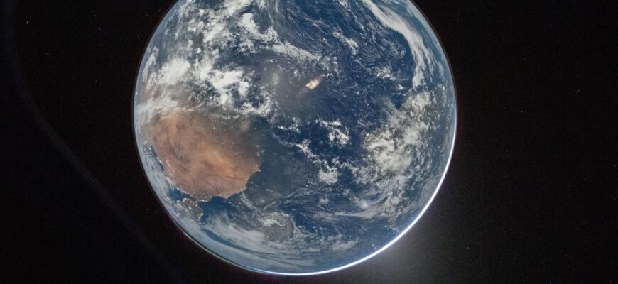 NASA опублікувало унікальне фото Землі