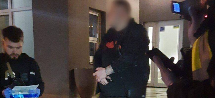 Поліцейські затримали чоловіка, який влаштував стрілянину в Дарницькому районі Києва