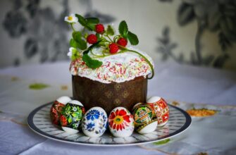 Лише не викидайте: що можна робити з великодніми пасками та яйцями, які не з'їли