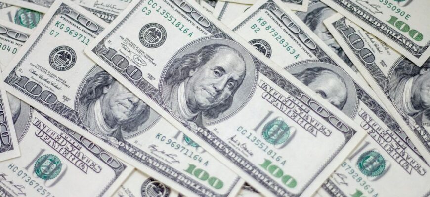 Старі 100 доларів: чи обмінюють банкноти 1996 року випуску в Україні