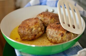 Котлети – самий сік! Додаю ці 2 продукти, і вони пишні, соковиті, ще й з хрумкою скоринкою (ФОТО)