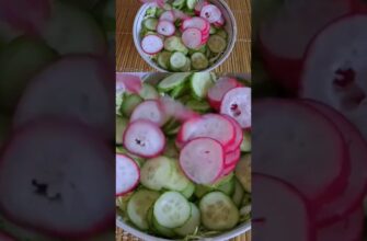 Готую його з року в рік: листковий салат з огірками, редискою та плавленим сиром за 15 хвилин