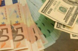 Долар просів, євро рвонув угору: що реально відбувається з курсом 15 квітня і чого чекати далі