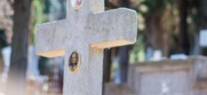 Проводи-2026: священик пояснив, що не варто приносити на цвинтар і чому