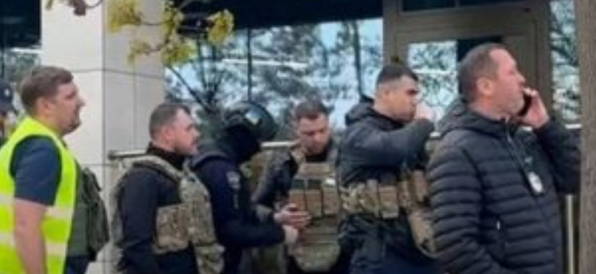 Залишився сиротою після стрілянини в Києві: загинуло подружжя, їхній 11-річний син у важкому стані