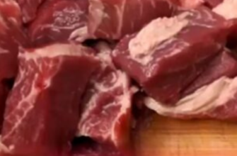 Шашлик цілу добу не мариную: 15 хвилин у “цибулевій воді” — і м’ясо просто бризкає соком