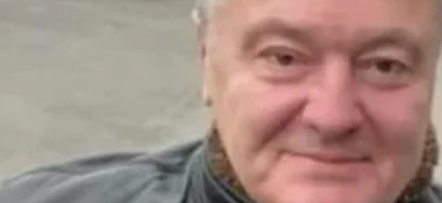 “Сьогодні відкриття мотосезону”: Порошенко ганяв Києвом на байку (відео)