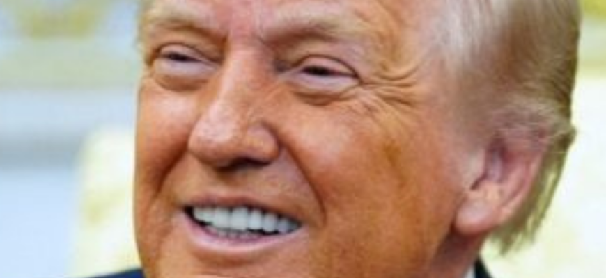 Трамп показав нове улюблене фото, яке прикрашає Білий дім