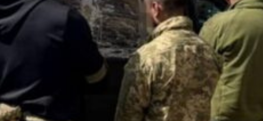 Викрали місцевого жителя та вибивали гроші: СБУ розповіла про затримання військових ТЦК