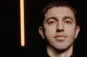 “Кожному священику плюнули в обличчя”: Популярний український співак потрапив у скандал через презентацію нової пісні (фото, відео)