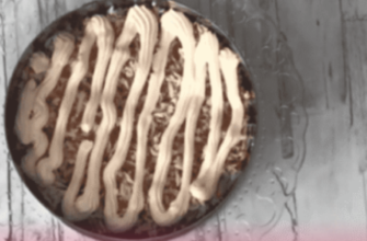 Бюджетний салат “Ніжний” з крабовими паличками: його не соромно поставити на святковий стіл