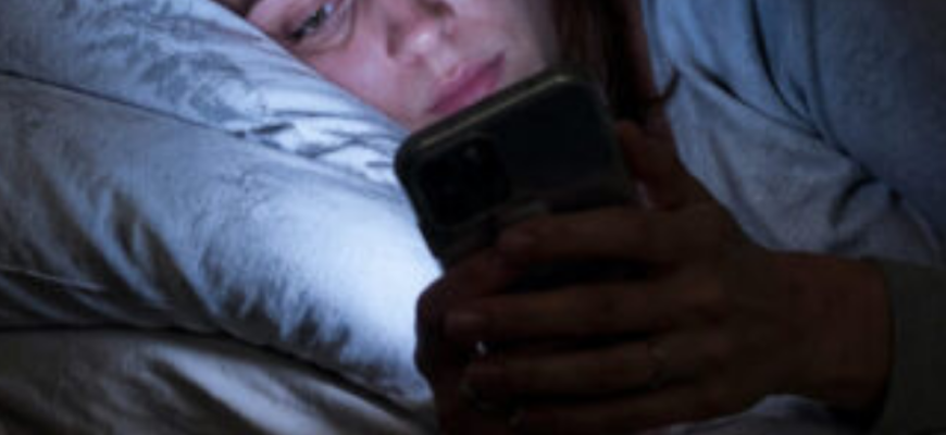 Сплю 8 годин, але прокидаюся розбитою – виявилось, справа зовсім не в тривалості сну