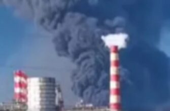 “Я, бл*дь, хотіла жити на морі”: Мешканка російського Туапсе, яка скаржиться на дрони, здобула “неймовірної популярності” в соцмережах (відео)