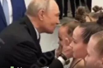 Старий збоченець прикидається “людяним лідером”: Путін знов почав цілувати чужих дітей (відео)