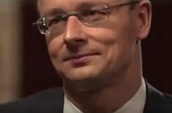 Злякався? Сійярто, який працював на росіян, зник з публічного простору після поразки Орбана