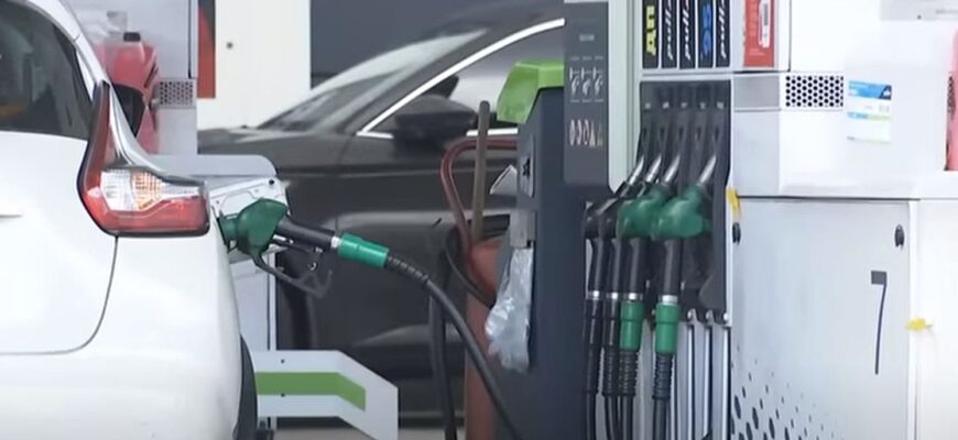 На 10% дешевше: простий трюк, який допоможе заощадити на заправці авто