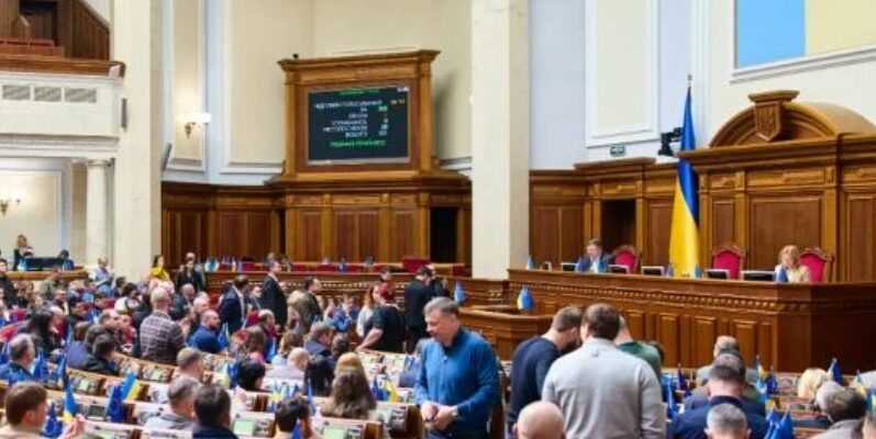 Військовий збір буде і після війни: Рада визначила, скільки років ще платити Військовий збір буде і після війни: Рада визначила, скільки років ще платити