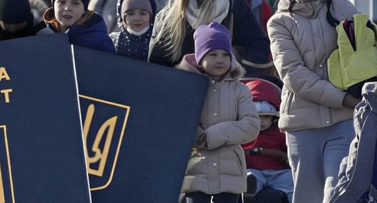 Українці в Польщі можуть втратити право на проживання і роботу: що потрібно зробити Українці в Польщі можуть втратити право на проживання і роботу: що потрібно зробити