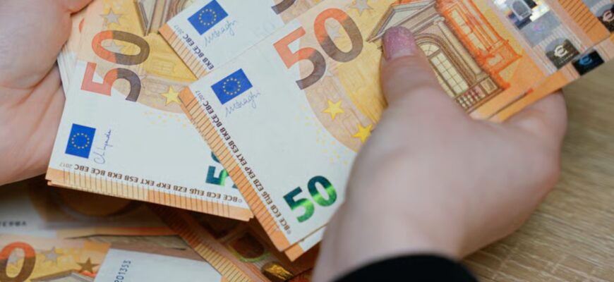 Перехід України на євро: в Нацбанку зробили заяву щодо скасування гривні