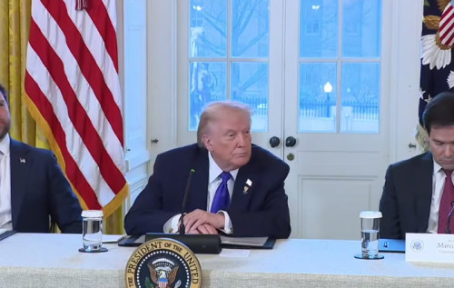 Трамп знову дав Ірану 48 годин на відкриття Ормузької протоки Трамп знову дав Ірану 48 годин на відкриття Ормузької протоки