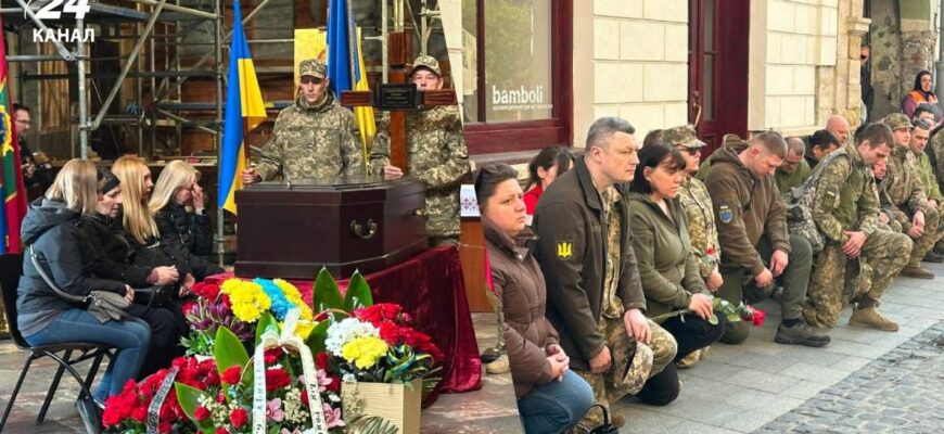 У Львові прощаються із вбитим військовослужбовем ТЦК У Львові прощаються із вбитим військовослужбовем ТЦК