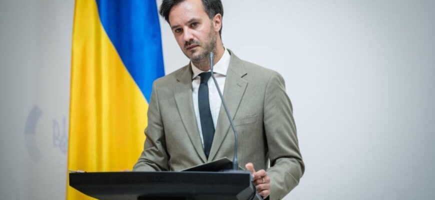 Україна відреагувала на слова Венса про “втручання” української розвідки у вибори в Угорщині Україна відреагувала на слова Венса про “втручання” української розвідки у вибори в Угорщині