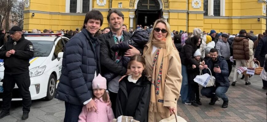 Великдень у сімейному колі: Притула замилував святковими фото з чотирма дітьми та дружиною