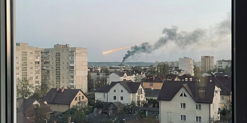 Масована атака дронів на Захід України: наслідки влучань на Закарпатті та Тернопільщині