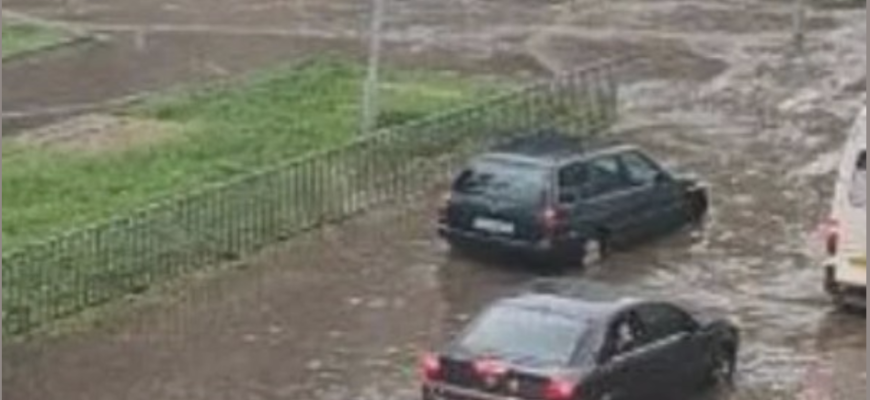 Стихія лютує: чому Дніпро опинився під водою і чи варто чекати на нові удари негоди?