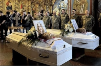 Трагедія, що розриває серце: у Києві попрощалися з двома сестрами, чий батько загинув на фронті