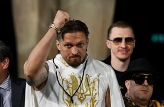 Вихід Олександра Усика на ринг проти Ріко Верховена: епічне шоу на фоні пірамід