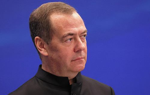 «Країнам ЄС краще заткнутися»: Медведєв вибухнув погрозами після падіння дрона в Румунії