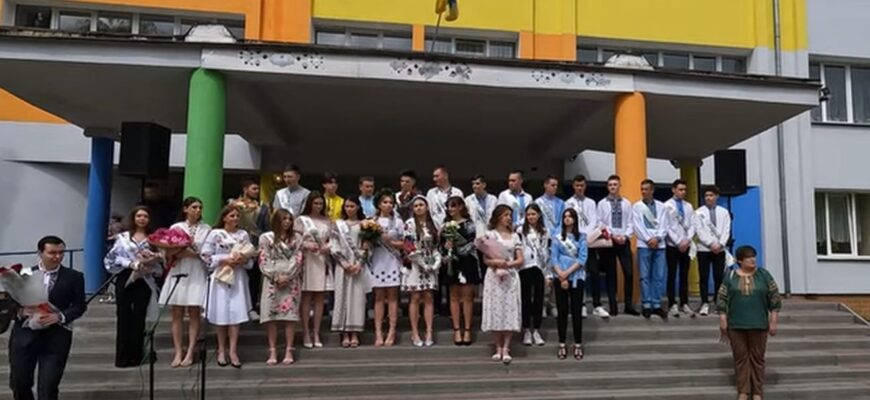 Шкільний бунт: як звичайний останній дзвоник перетворився на вірусне шоу