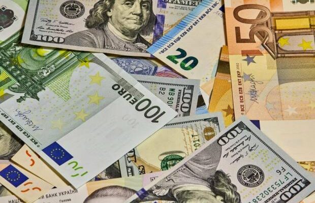 Курс валют готує сюрприз: що буде з вашими грошима вже з понеділка?
