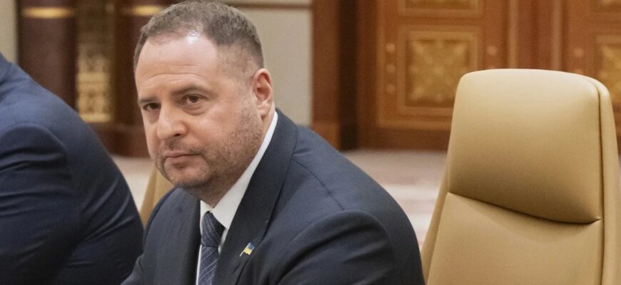 Єрмак міг узгоджувати призначення міністрів із “гадалкою” — що розкрили у суді