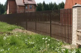 Забудьте про «фортеці»: нові правила висоти парканів в Україні, за які випишуть штраф