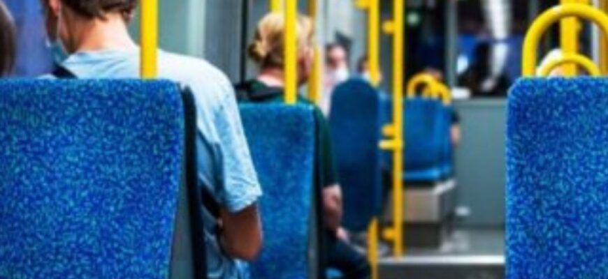Підкажіть батькам: де пенсіонери можуть їздити безкоштовно за новими правилами