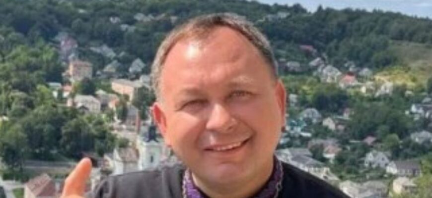 Чи є гріхом селфі у храмі: відомий священик Філюк дав відповідь