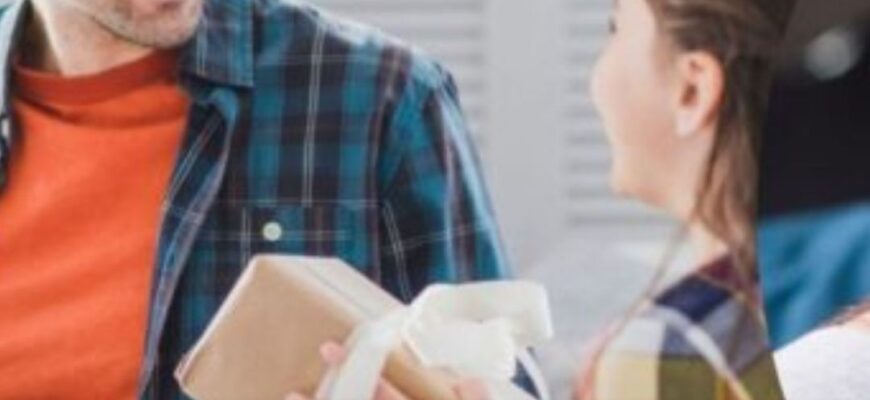 «Що не можна дарувати чоловікові»: 5 речей, які приносять невдачу