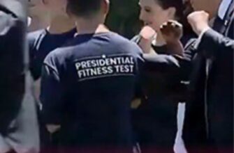 Дональд Трамп влаштував танці на галявині Білого дому. ВІДЕО
