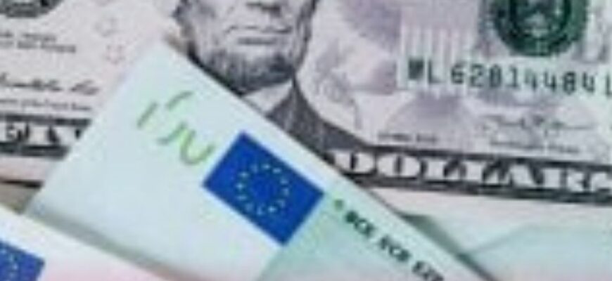 Долар та євро різко стрибнули вгору: новий курс валют на 11 травня та прогноз експертів