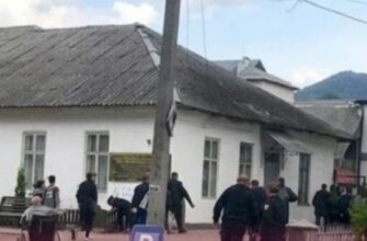 Спроба штурму ТЦК на Закарпатті: військові відкрили вогонь для стримування натовпу (відео)