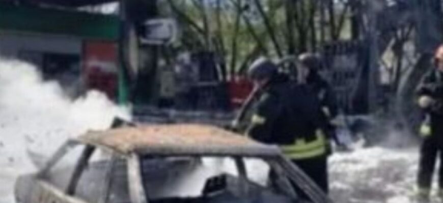 Cтpaшнa AТAKA😱💥Bлyпuлu oдpaзy пo 4 AЗC — кyпa людeй…Жaxaючi нacлiдкu Cтpaшнa AТAKA😱💥Bлyпuлu oдpaзy пo 4 AЗC — кyпa людeй…Жaxaючi нacлiдкu