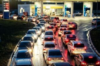 В Україні можливий дефіцит пального: експерт пояснив, чи варто робити запаси