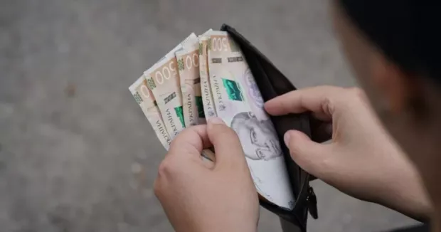 Пенсіонери під прицілом шахраїв: як не втратити останні гроші через фейкові виплати
