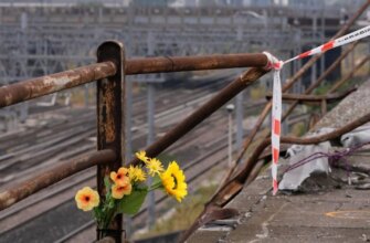 Кривава ДТП: переповнений автобус влетів у вантажівку, 13 людей загинули