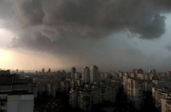 Україну накриє грозовий шторм: синоптики попередили про «небезпечний удар стихії» у низці регіонів