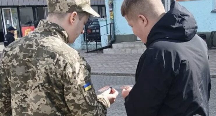 Кадрова чистка в ТЦК: військових без досвіду боїв відправлять на фронт
